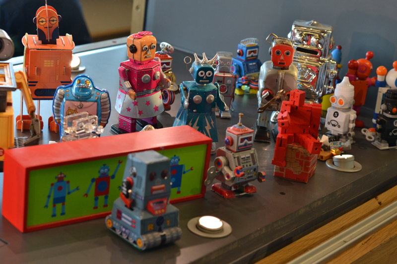 De robots vonden het spannend en zochten in eerste instantie nog even steun bij elkaar.